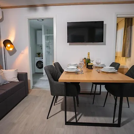 Camping Ac Ivona - Mobile Aurora